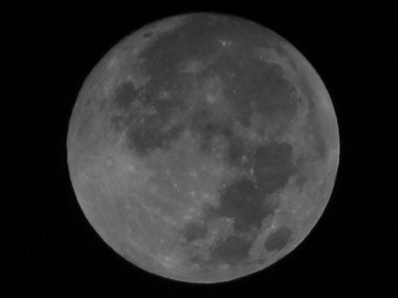 中秋の名月 モノクロ 150928-0229