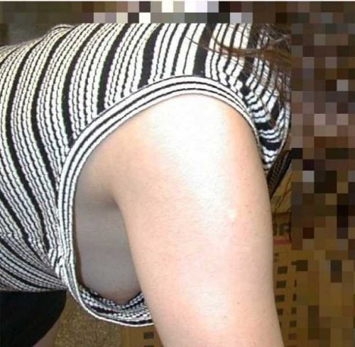 素人女性の横乳がしっかり見えてる盗撮エロ画像 42枚 No.35