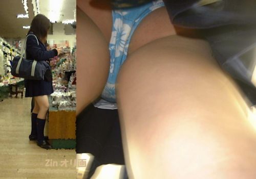 【盗撮画像】スカートの下から見上げるJKのパンツを眺めるスレ 39枚 No.12