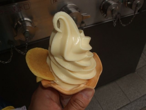 舟和の芋ソフトクリーム