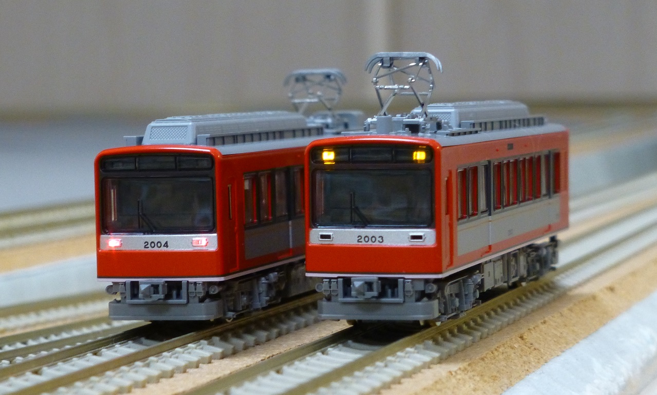 tomix 箱根登山鉄道2000形サン・モリッツ号（アレグラ塗装）入線 