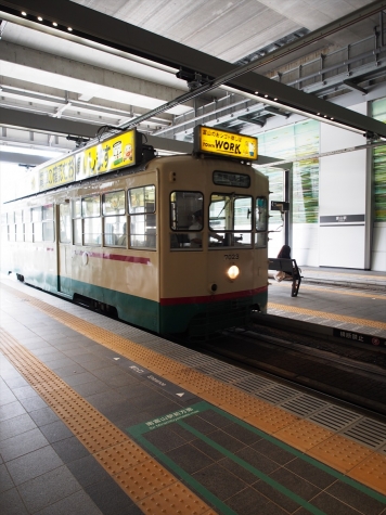 富山地方鉄道 富山市内軌道線 7000形 電車