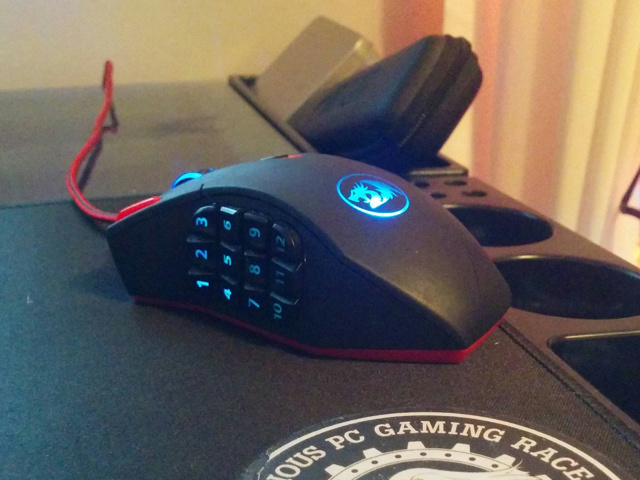 MMO_Gaming_Mouse_08.jpg