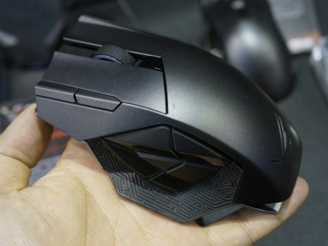 MMO_Gaming_Mouse_12.jpg
